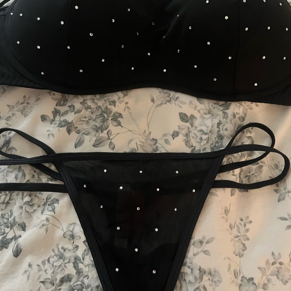 NWT Bra Set - Picture 2 of 5